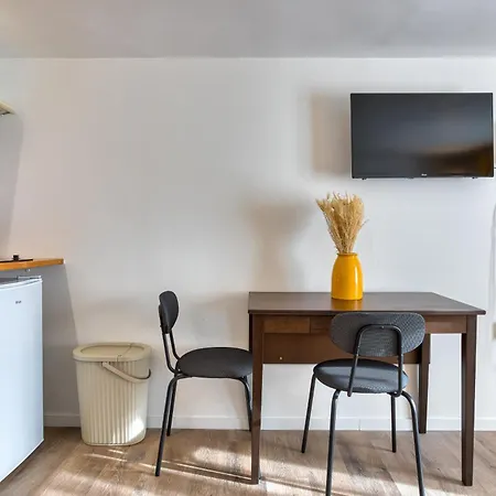 L'aurea Au Centre De Ρουέν