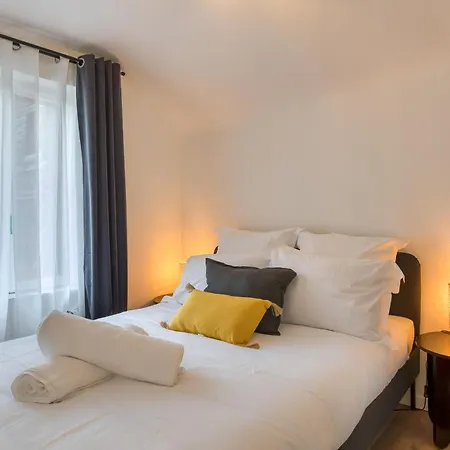 L'aurea Au Centre De *